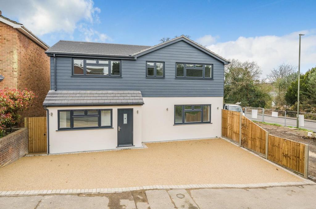 Glynswood, Camberley GU15 5 bed house for sale £750,000
