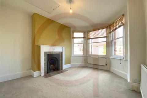 2 bedroom flat to rent - North View Road, Crouch End, N8
