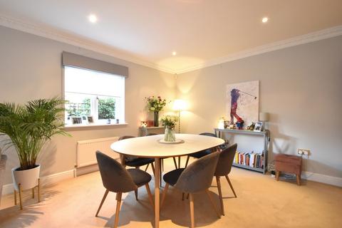 2 bedroom apartment to rent - Queens Road, Weybridge, KT13
