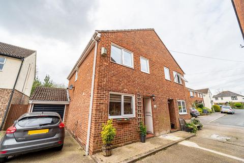 3 bedroom end of terrace house for sale, Gibbons Court, Dunmow, Essex