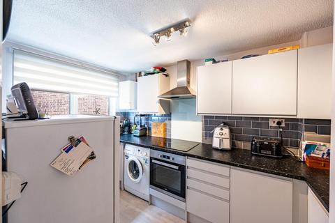 3 bedroom semi-detached house for sale - Gibbons Court, Dunmow, Essex