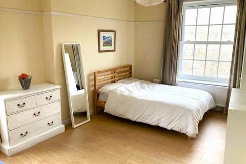 3 bedroom flat to rent - Wenham House, London SW8
