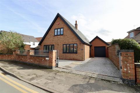 3 bedroom detached house for sale, Hawling Road, Market Weighton, York