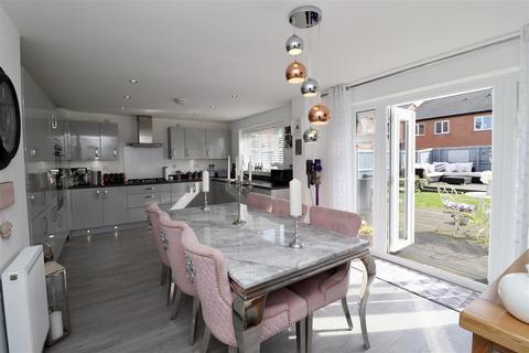18 Beales Close, Market Weighton, York, YO43 3RU