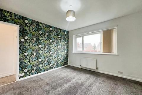 3 bedroom semi-detached house for sale - Tennyson Avenue, Leigh