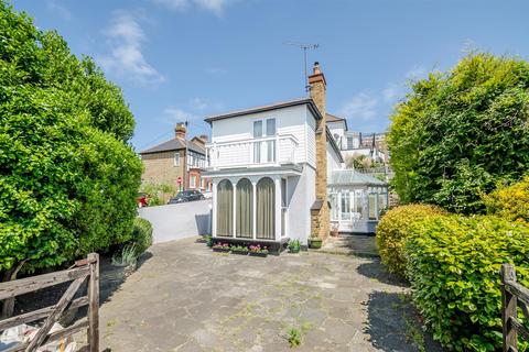 3 bedroom detached house for sale - New Road, Leigh-On-Sea SS9