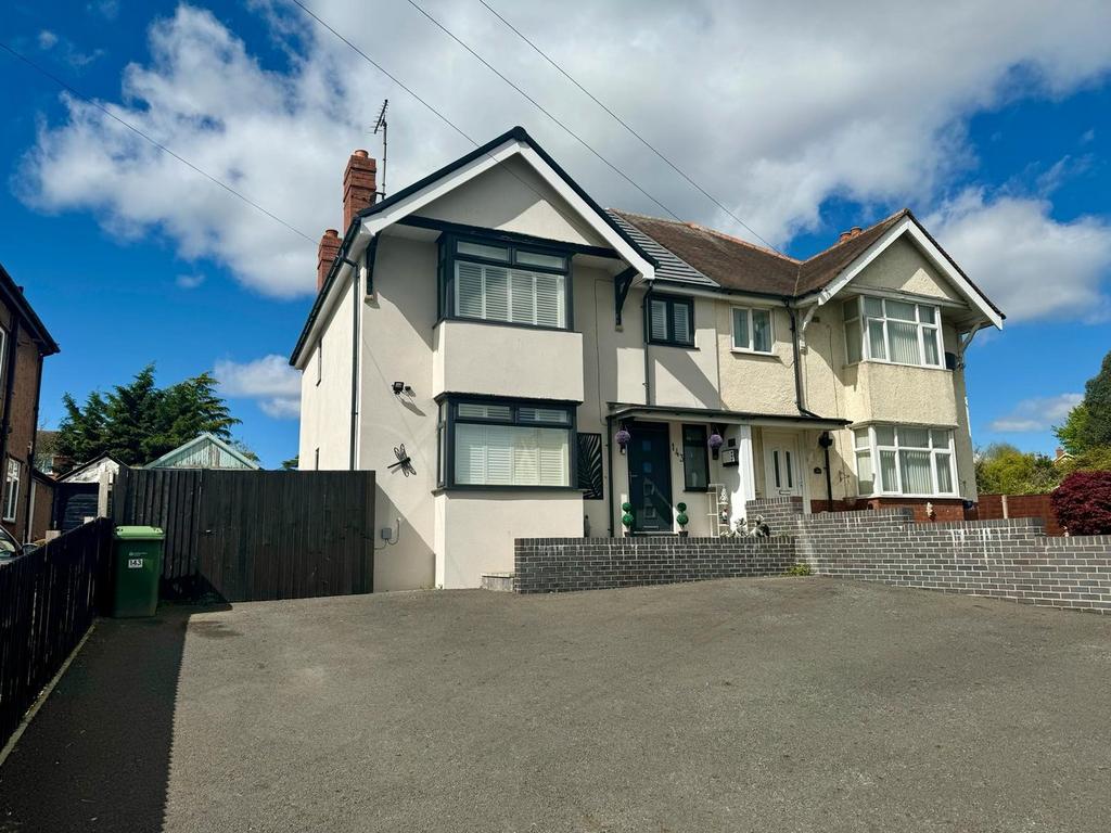 Ledbury Road, Hereford, HR1 3 bed semi-detached house for sale - £329,950