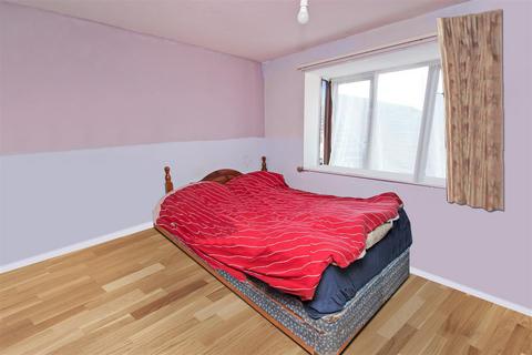 2 bedroom flat for sale - Manor Court, Strode Road, Wellingborough NN8