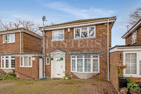 4 bedroom link detached house for sale - Royston Close, Cranford, Hounslow