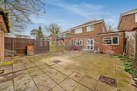 3 Royston Close, Hounslow, TW5 9TE