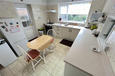 39 Thingwall Road East, Wirral, CH61 3UY