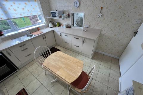 39 Thingwall Road East, Wirral, CH61 3UY
