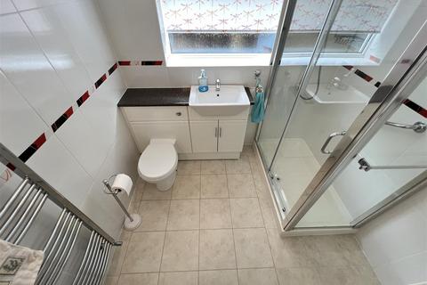 39 Thingwall Road East, Wirral, CH61 3UY