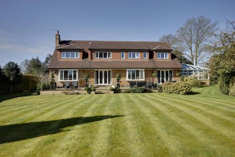 4 bedroom detached house for sale - The Park, Swanland