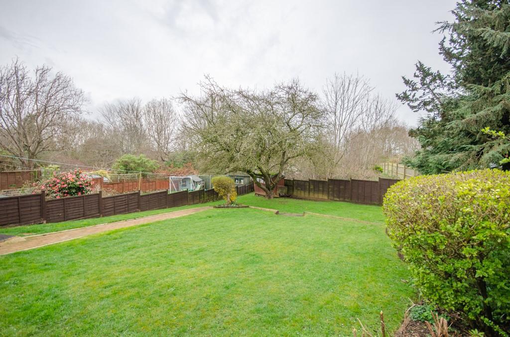 Rear garden pic 2.jpg