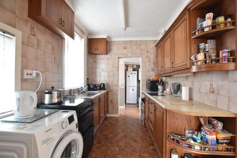 3 bedroom semi-detached house for sale, Rowland Road, Scunthorpe