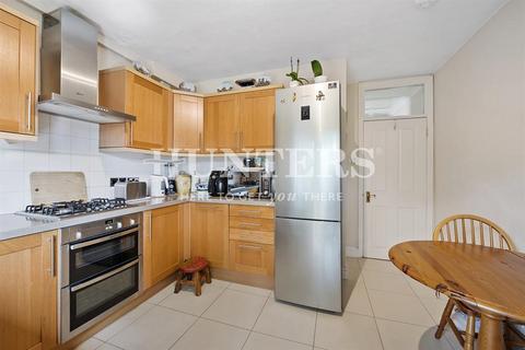 2 bedroom flat for sale, Fordwych Road, London, NW2