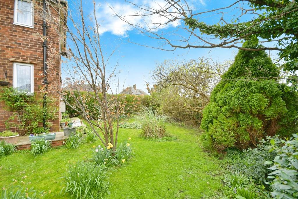 Lucas Road, Newbold, Chesterfield, S41 7DD 3 bed semidetached house