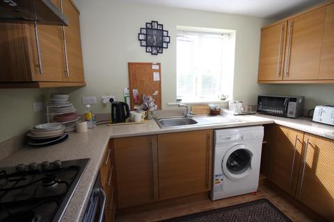 2 bedroom flat for sale, Pearce Close, Thornbury, Bristol