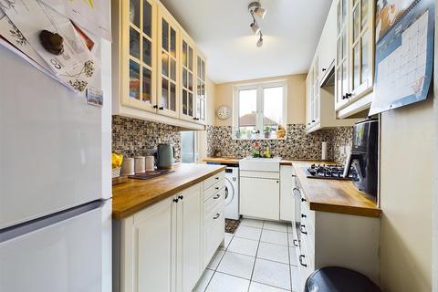 9 Pine Gardens, Ruislip, HA4 9TN