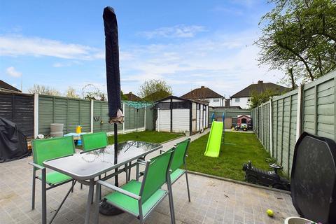 9 Pine Gardens, Ruislip, HA4 9TN