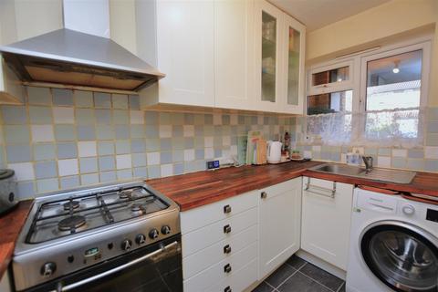 107 Brangwyn Crescent, London, SW19 2UA