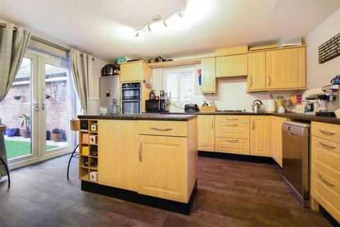 4 bedroom detached house for sale - Creswell, Hook, RG27