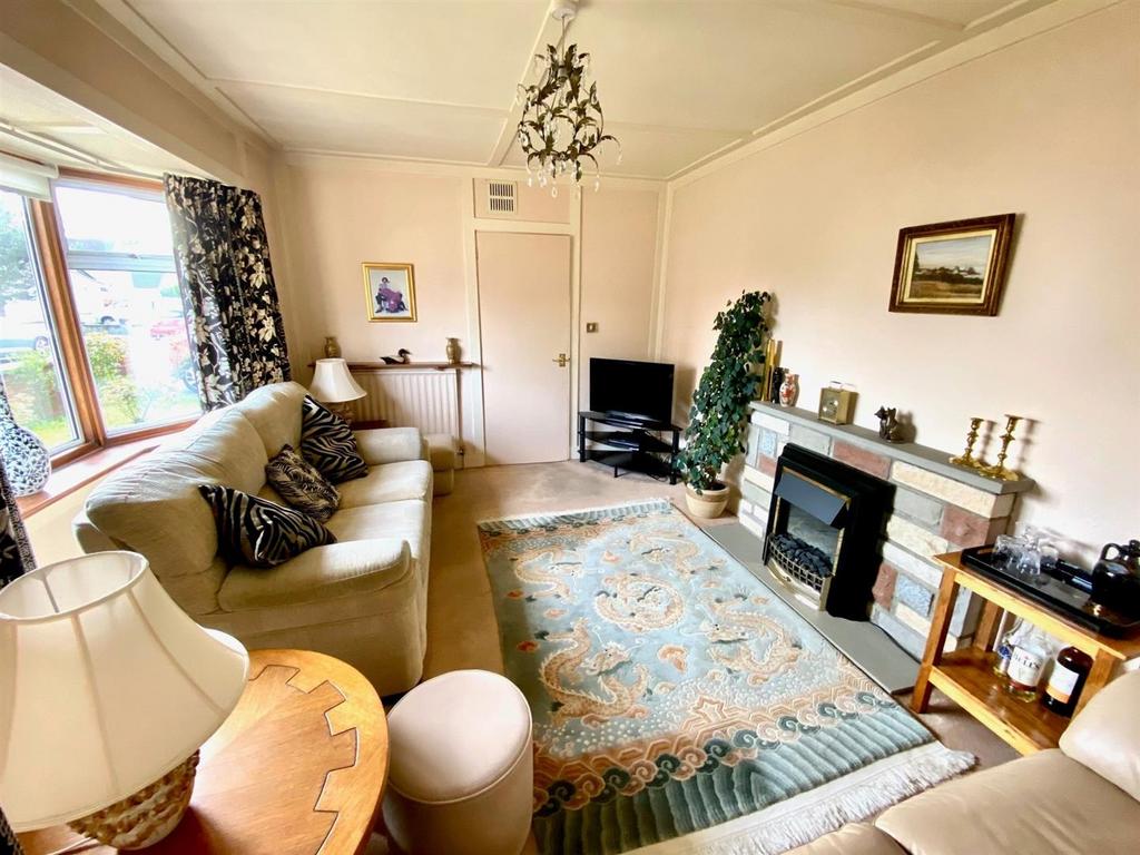 Normanston Drive, Oulton Broad... 3 bed detached bungalow for sale £