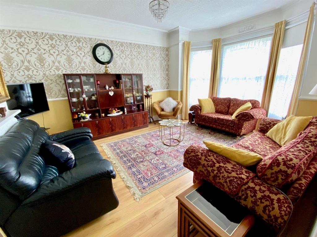 London Road South, Lowestoft... 10 bed semidetached house for sale £