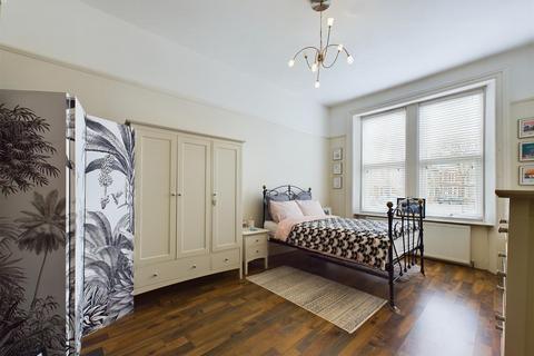 107 Park Crescent, North Shields, NE30 2HL