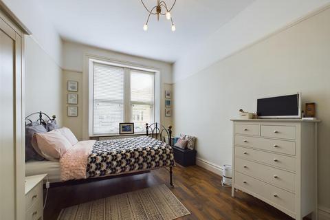 107 Park Crescent, North Shields, NE30 2HL