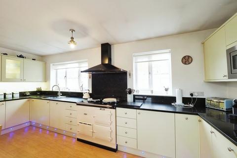 3 bedroom detached house for sale, The Cross, Leicester LE19