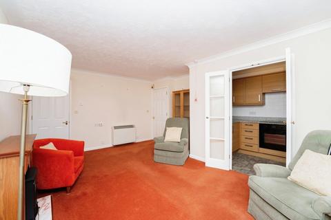 2 bedroom flat for sale - Wood Lane, Ruislip HA4