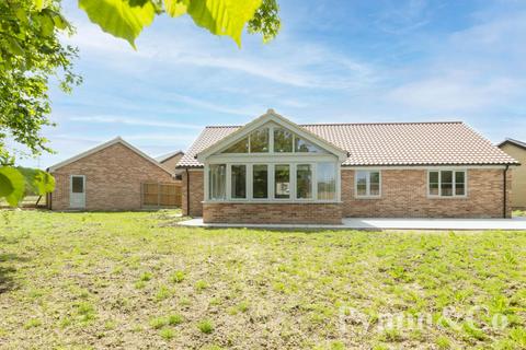 3 bedroom detached bungalow for sale, Kingfisher Way, Norwich NR14