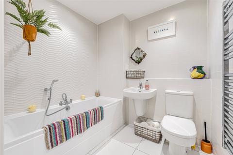 2 bedroom flat for sale, The Waterfront, Goring-by-Sea, Worthing, West Sussex, BN12