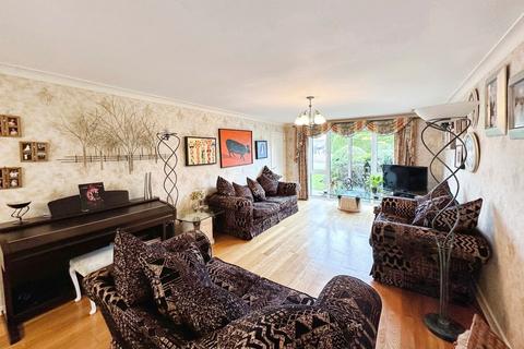 4 bedroom detached house for sale - Sergeants Lane, Whitefield, M45