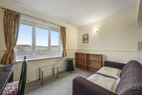 1 bedroom flat for sale, Goodwin Close, London, SE16 3TL