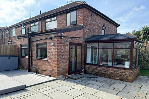 2 bedroom end of terrace house for sale, Houseley Avenue, Chadderton, Oldham, Greater Manchester, OL9