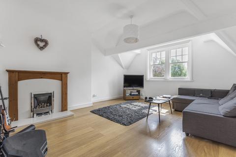 2 bedroom flat for sale - Street Lane, Roundhay, Leeds, LS8