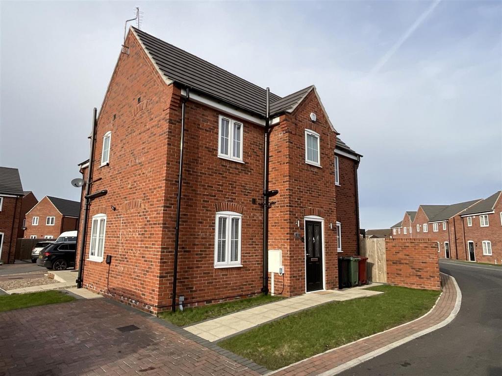 Moorfield Park, Bolsover, S44 3 bed detached house for sale £235,000
