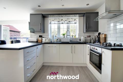 37 Northfield Drive, Thorne, Doncaster, DN8 4FG