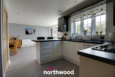 37 Northfield Drive, Thorne, Doncaster, DN8 4FG
