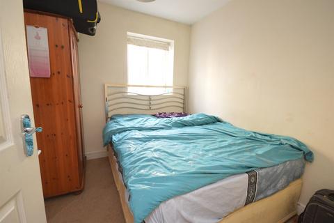 2 bedroom apartment to rent - Holden Close, Braintree, CM7