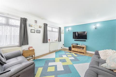 47 Lancing Park, Lancing, BN15 8RF