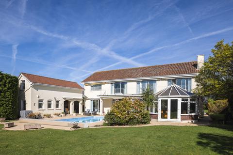 4 bedroom detached house for sale, La Chasse Brunet, St. Saviour, Jersey