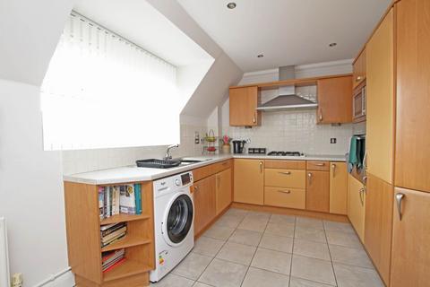 2 bedroom flat for sale, Silverdale Road, Eastbourne, BN20 7EY