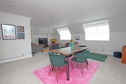 2 bedroom flat for sale, Silverdale Road, Eastbourne, BN20 7EY