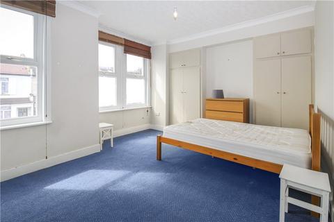 4 bedroom terraced house to rent, Park Villas, Blackshaw Road, London, SW17