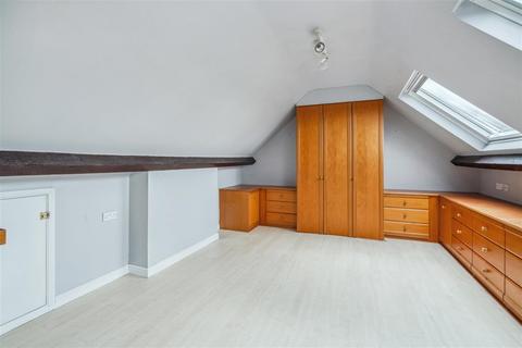 5 Denham Way, Denham, Uxbridge, UB9 5AX