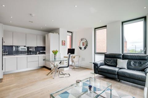 1 bedroom apartment for sale, Kidderpore Avenue, London